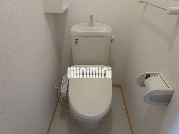 トイレ：ウォシュレット完備のトイレです。