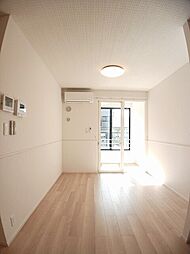 メゾン　ソレイユ 105 1階1LDKのリビング/ダイニング