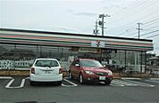 コンビニ「セブンイレブンまで150m」