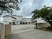 中学校「安城市立安城西中学校まで2678m」