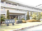 役所「安城市役所まで694m」