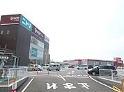 スーパー「ヤマナカまで110m」