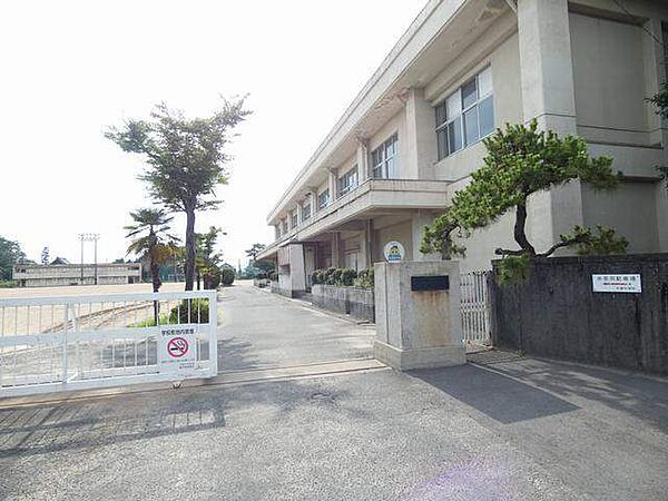 画像24:中学校「稲沢市立大里中学校まで1248m」