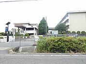 小学校「稲沢市立小正小学校まで599m」