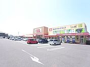 スーパー「フィール清洲店まで560m」
