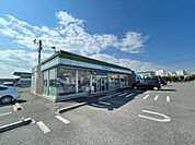 コンビニ「ファミリーマート小牧下小針中島店まで903m」