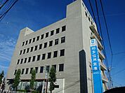 銀行「知多信用金庫まで950m」