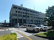 役所「常滑市役所まで1300m」