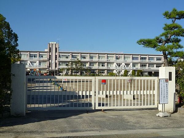 画像24:小学校「市立岩倉北小学校まで1200m」