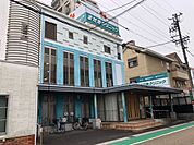 病院「ませきクリニックまで990m」