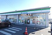 コンビニ「ファミリーマート岩倉八剱町店まで615m」