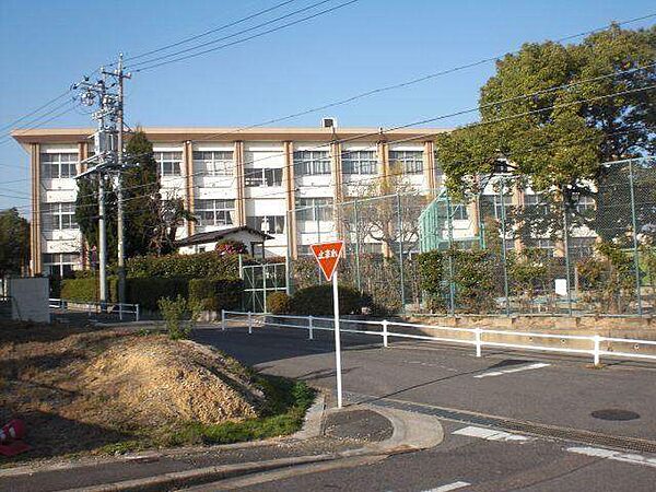 画像26:小学校「豊明市立三崎小学校まで147m」