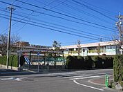 幼稚園、保育園「中部保育園まで496m」