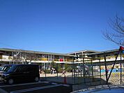 幼稚園、保育園「青い鳥保育園まで621m」