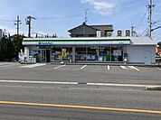 コンビニ「ファミリーマート　蟹江本町店まで380m」