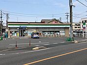 コンビニ「ファミリーマート　蟹江城店まで430m」