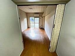 居間