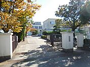 中学校「静岡市立豊田中学校まで2216m」