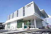 銀行「静清信用金庫大坪支店まで894m」