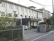 中学校「静岡市立清水第六中学校まで447m」