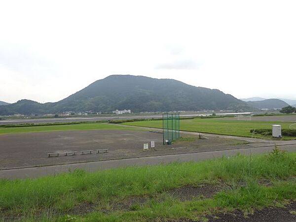 画像15:公園「安倍川緑地スポーツ広場まで590m」