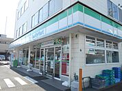 コンビニ「ファミリーマートまで420m」