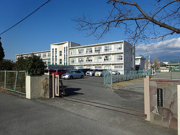 画像26:中学校「富士市立吉原第一中学校まで1066m」