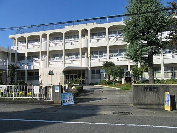 画像24:小学校「富士市立富士第一小学校まで321m」