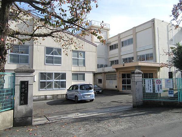 画像25:小学校「市立須津小学校まで620m」