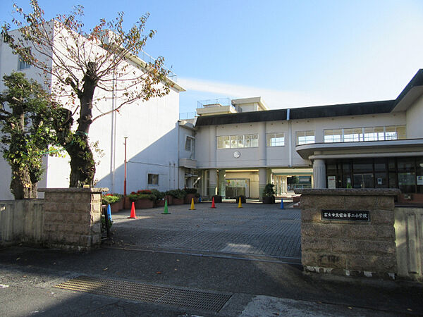 画像24:小学校「富士市立富士第二小学校まで1172m」