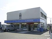 コンビニ「ローソン富士宮島店まで624m」