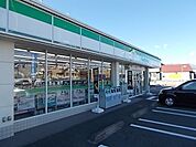 コンビニ「ファミリーマートまで510m」