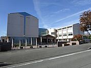 中学校「市立大富士中学校まで1300m」