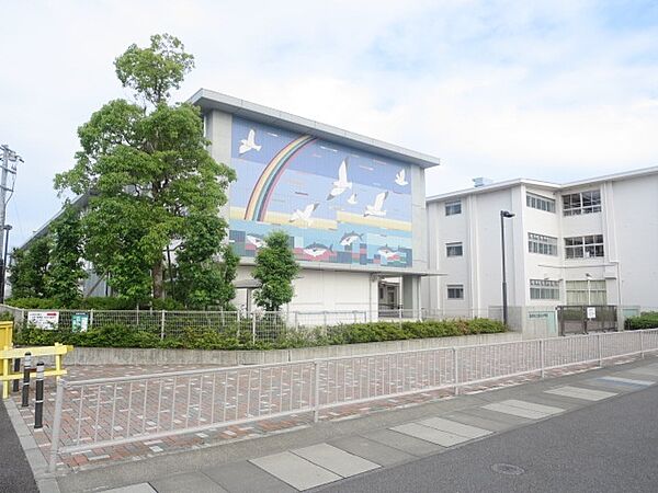 画像20:小学校「焼津市立豊田小学校まで1711m」