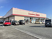 複合モール「ファッションセンターしまむら焼津小川店まで915m」