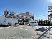 コンビニ「セブンイレブン焼津小川店まで405m」