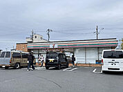 コンビニ「セブンイレブン焼津駅北店まで327m」