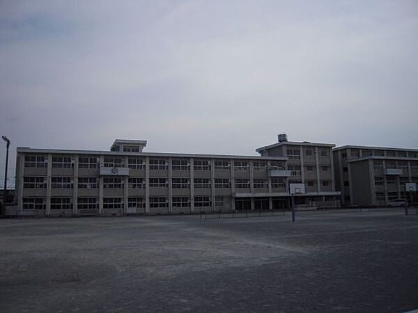 画像5:中学校「岐阜市立陽南中学校まで1563m」