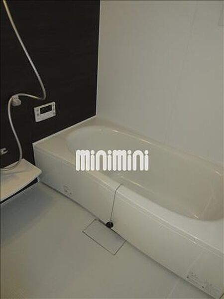 画像14:風呂自動給湯付きのバスルーム