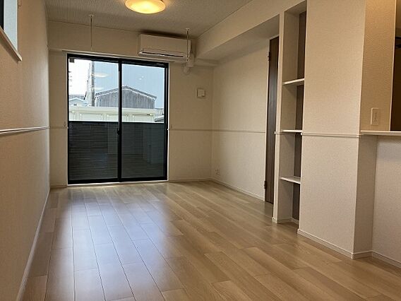 ラ・ヴィヴェール_内装_0