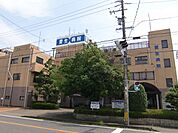 病院「愛生病院まで1900m」