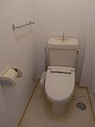 シャワー付きトイレ完備。