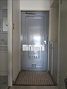 下駄箱付きの玄関です