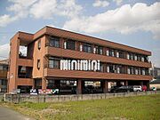 1階は全面駐車場です。