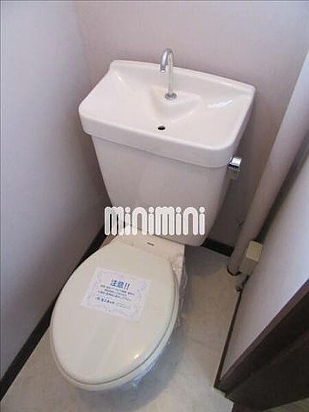 画像7:シンプルなトイレ