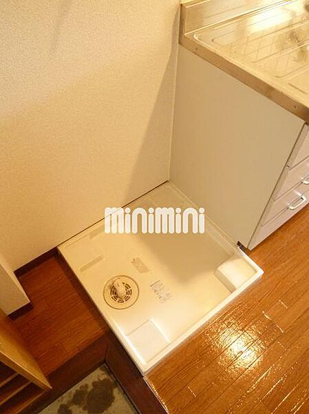 画像10:室内洗濯機置き場で冬場の洗濯もあたたかいです。