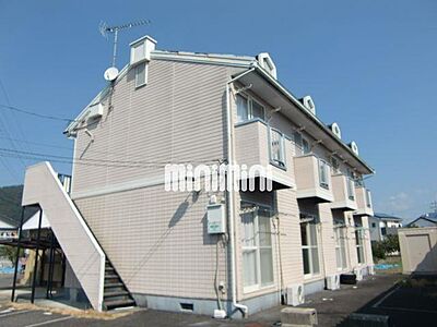 外観：南向きの2階建てコーポ