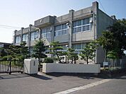 小学校「岐阜市立黒野小学校まで211m」