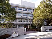 大学「岐阜薬科大学 三田洞キャンパスまで550m」
