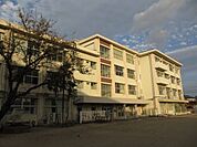 小学校「岐阜市立則武小学校まで580m」